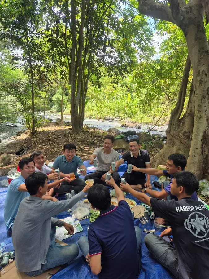 Giao lưu ngoài giờ làm việc