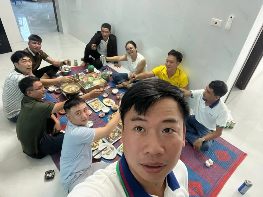 Họp mặt thân mật cuối tuần